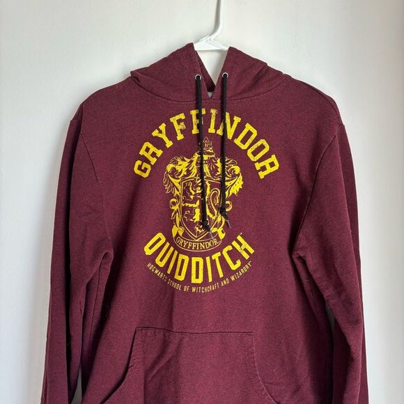 Harry Potter Gryffindor Quidditch Hogwarts school hooded sweatshirt - size Med! - Picture 2 of 7